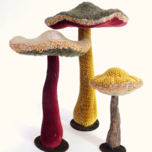 Bunte Pilze aus Stoff