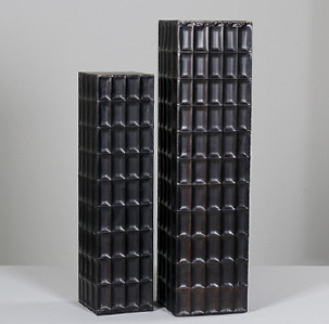 Stele Schwarz/Gold Metall