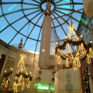 Deckenluester Elegant Event mieten - Schmuecker Dekoration