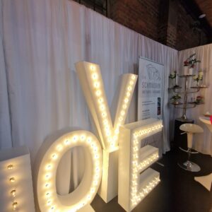 LOVE Buchstaben Hochzeit mieten - Schmuecker Dekoration