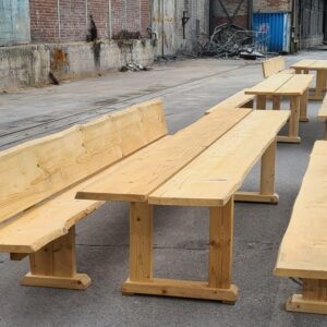 Rustikale Moebel Sitzgruppe Event mieten - Schmuecker Dekoration